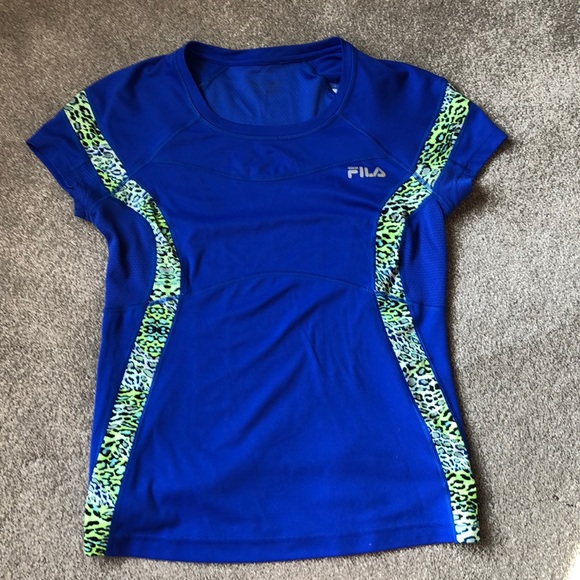 🔥Women’s Fila Athletic tops - Picture 4 of 5